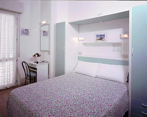 Hotel Silvana Каттолика Экстерьер фото